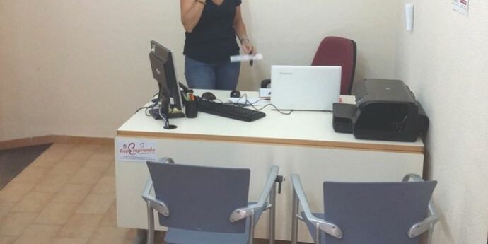 FOTO OFICINA EMPRENDEDORES