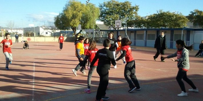 2017 02 28 NP ENTREGA DE MATERIAL DEPORTIVO A LOS COLEGIOS 1