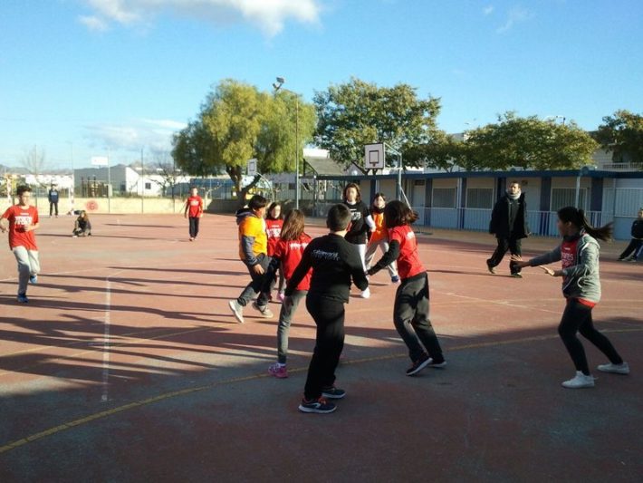 2017 02 28 NP ENTREGA DE MATERIAL DEPORTIVO A LOS COLEGIOS 1