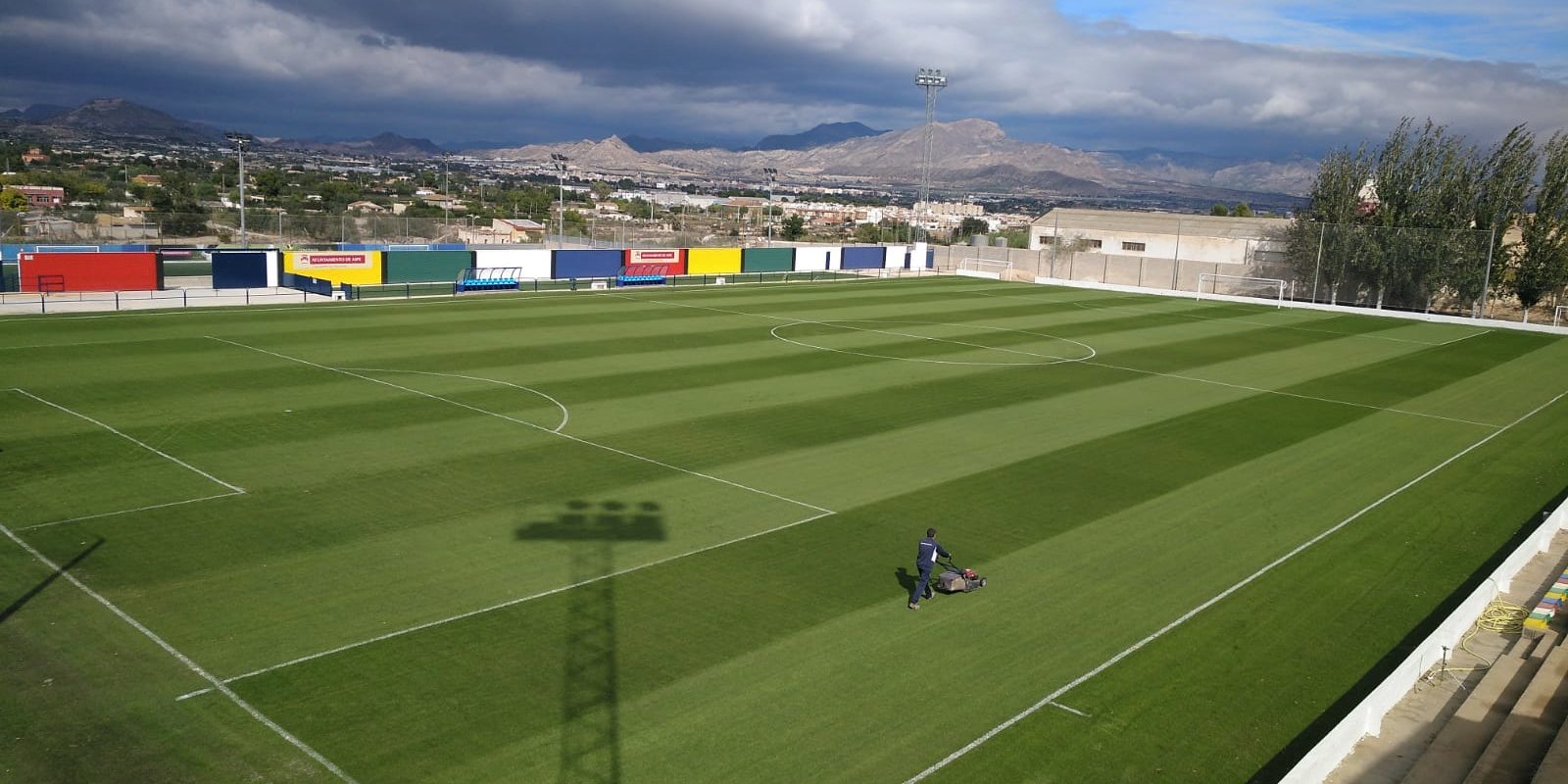 2018-11-05 NP. TERMINA LA RESIEMBRA DEL CAMPO DE FÚTBOL LAS FUENTES
