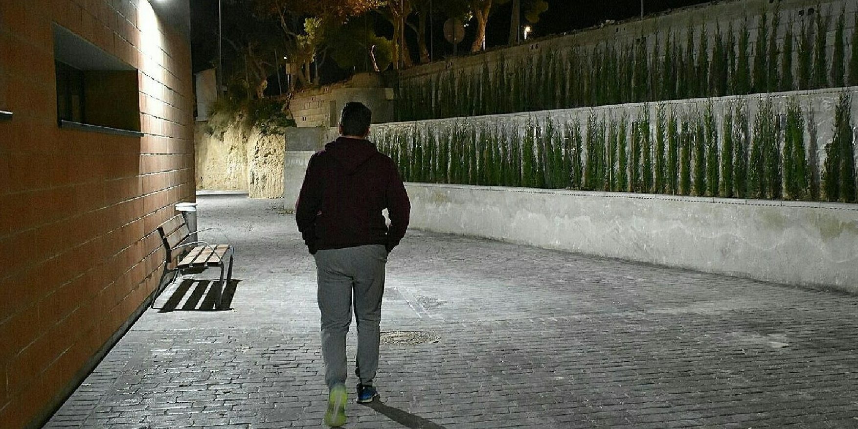 2018-12-03 NP. NUEVA ZONA PEATONAL EN LA PISCINA CUBIERTA