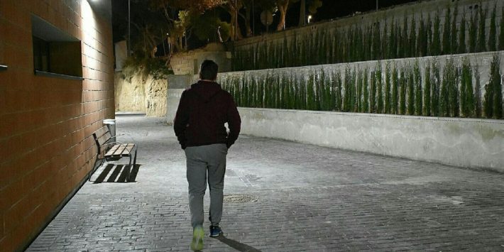 2018-12-03 NP. NUEVA ZONA PEATONAL EN LA PISCINA CUBIERTA