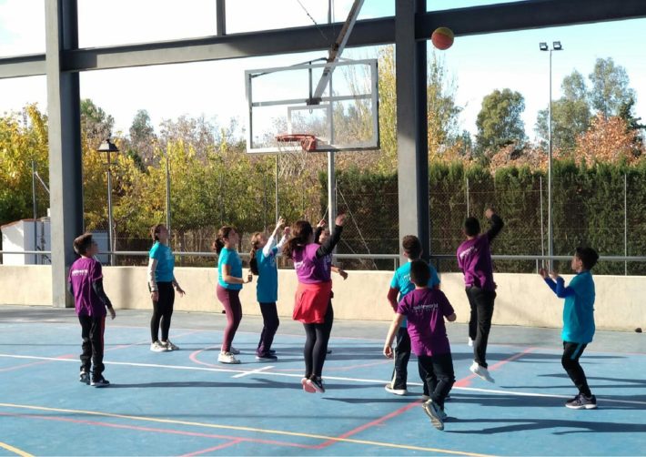 2019-03-06 NP. DEPORTES RENUEVA MATERIAL DIDÁCTICO DE LOS COLEGIOS