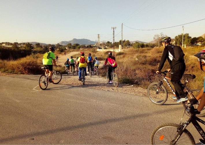 2019-10-23 NP. ESCUELAS DEPORTIVAS VISITAN PUENTE DE LOS CINCO OJOS