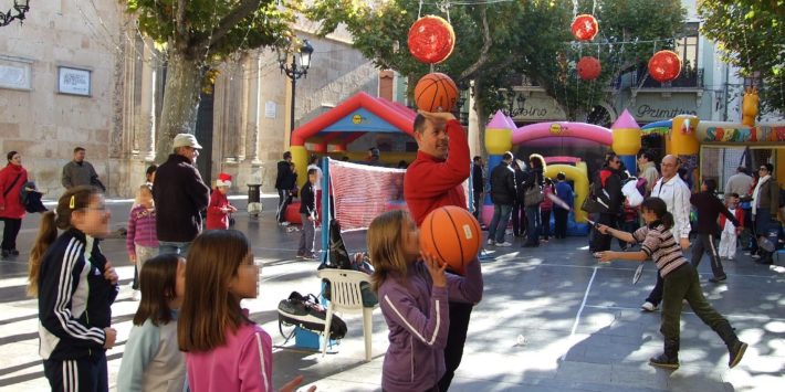 2019-12-18 NP. JORNADA DEPORTIVA NAVIDEÑA EN LA PLAZA MAYOR