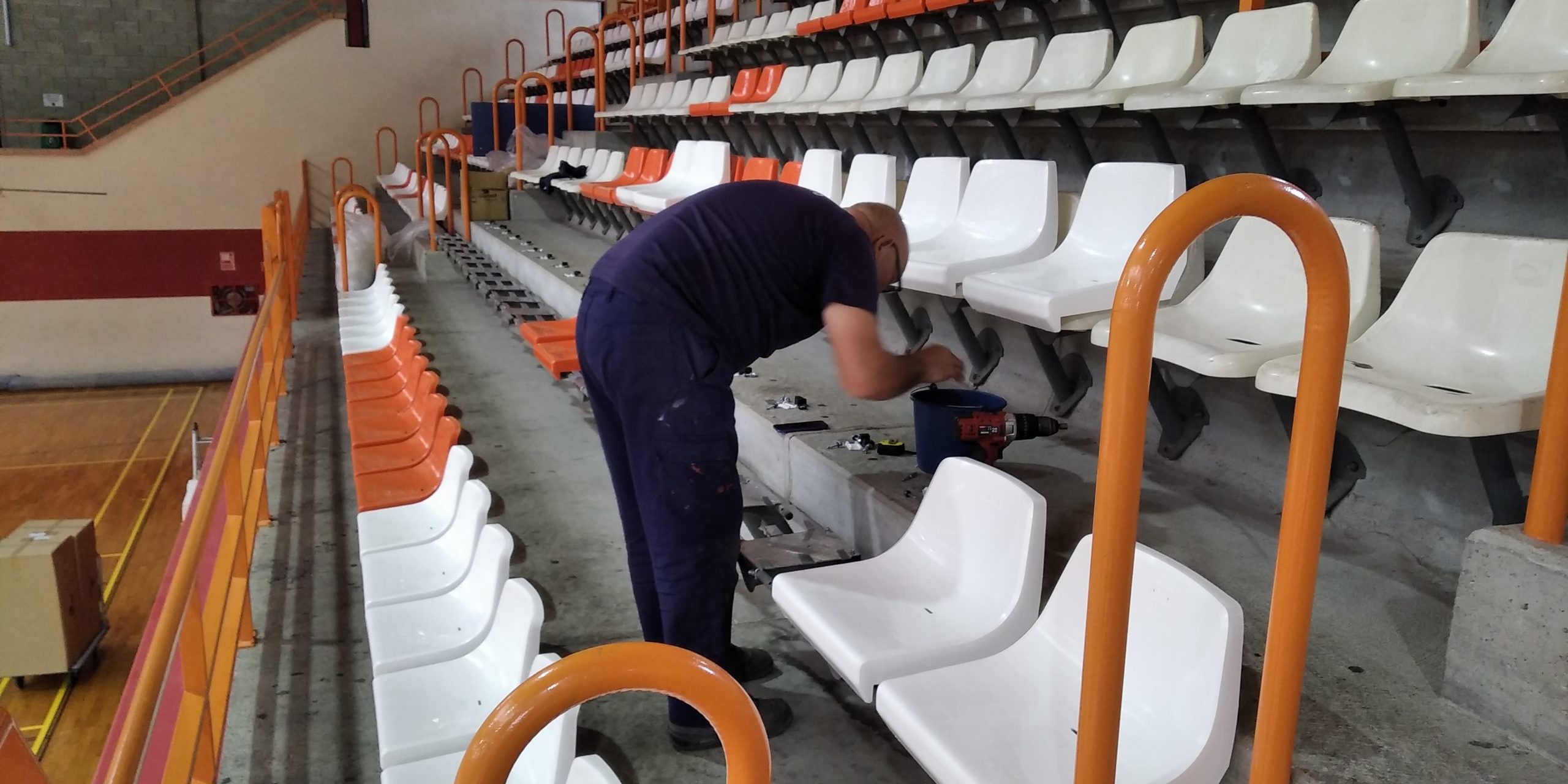 2020-03-26 NP. DEPORTES RENUEVAS LAS BUTACAS DEL PABELLÓN