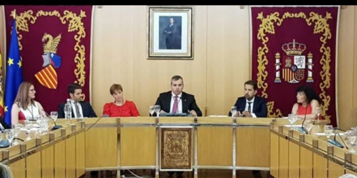 APLAZAMIENTO MENCIONES HONORÍFICAS