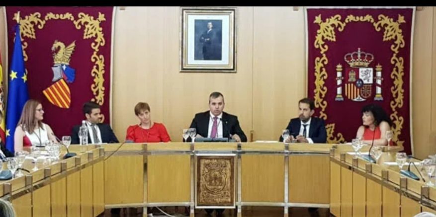 APLAZAMIENTO MENCIONES HONORÍFICAS