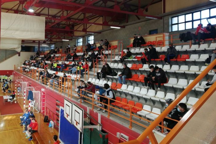 67.-FOTO NOTA-67-1-2021-03-22 NP. VUELVE EL PÚBLICO AL PABELLÓN DEPORTIVO MUNICIPAL