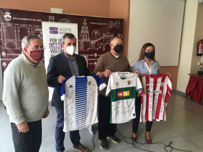 FOTO NOTA-48-1-2021-03-05 NP. GANADORES CAMISETAS SORTEO AYUDA A ZOE SORTEO