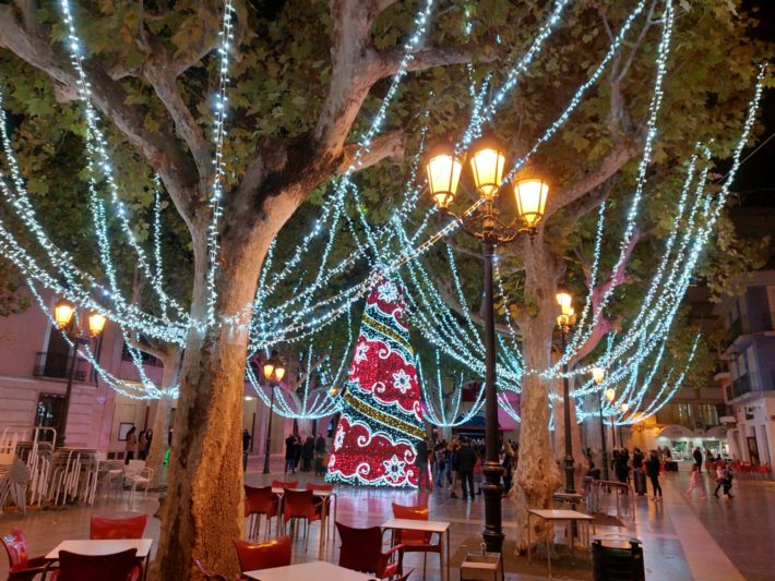 Plaza Mayor de Aspe Presentación de la decoracion navideña del municipio de Aspe