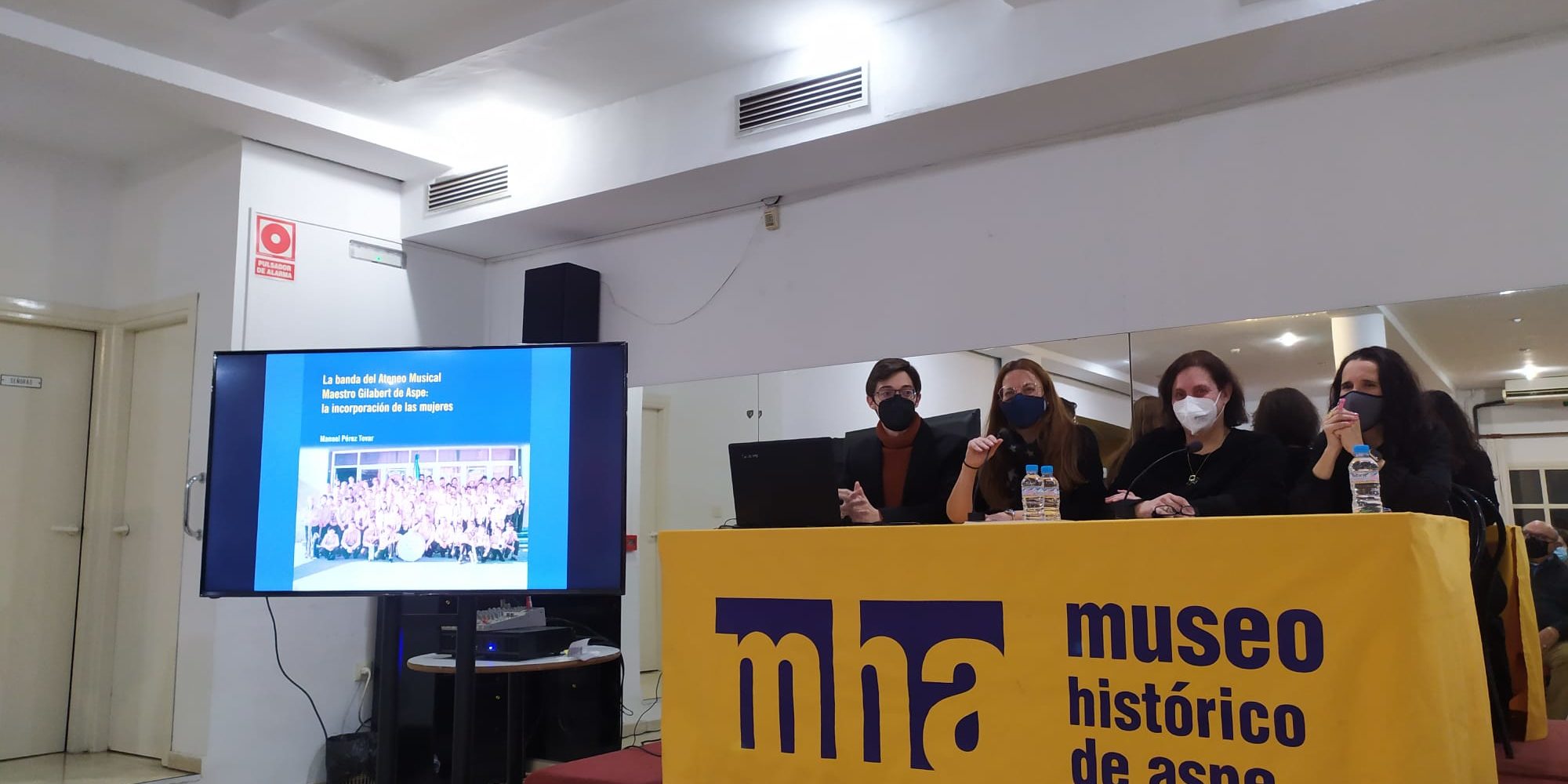 Manuel Pérez Tovar presenta su libro ‘’La banda del Ateneo Musical Gilabert de Aspe: la incorporación de las mujeres’’ ganador del Premio Manuel Cremades 2021