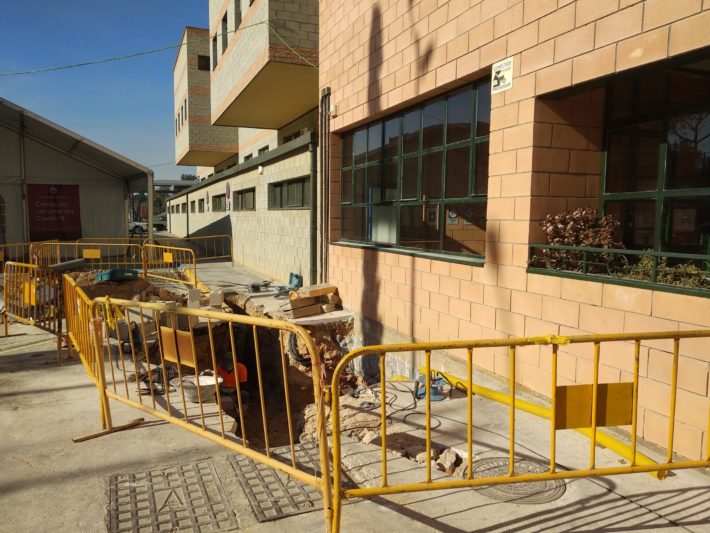 Comienzan las obras del nuevo ascensor en el Pabellón Deportivo de Aspe