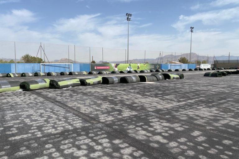 79.- CESPED ARTIFICIAL