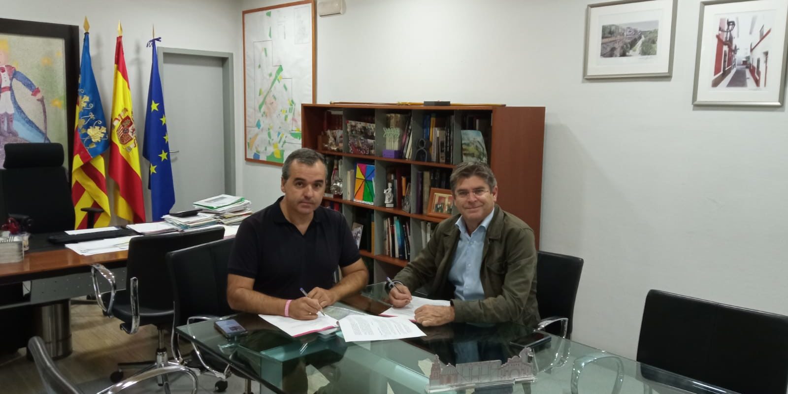 195.- FOTONOTA firma convenio asociacion alzheimer