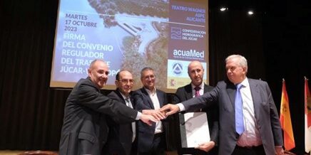 Firma convenio Teatro Wagner 17 oct