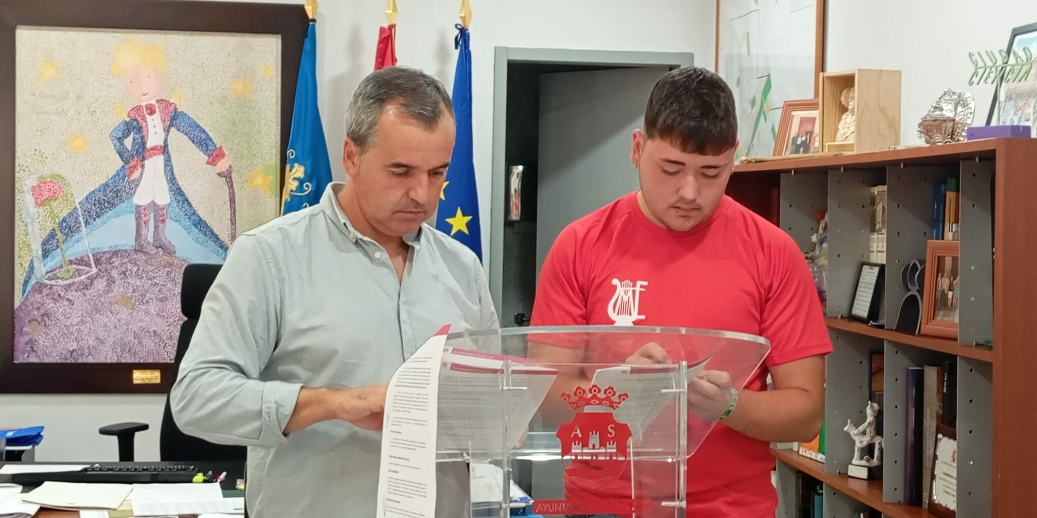 Firma convenio La Esperanza