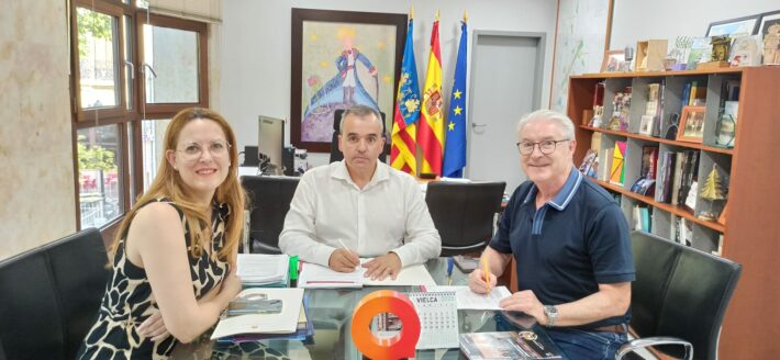 Firma convenio Moros y Cristianos