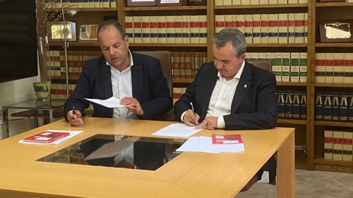 Firma convenio Cámara de Comercio