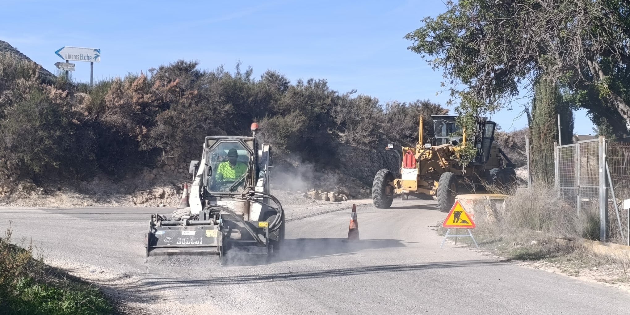 asfaltado camino espartero