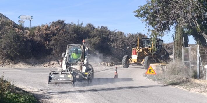 asfaltado camino espartero